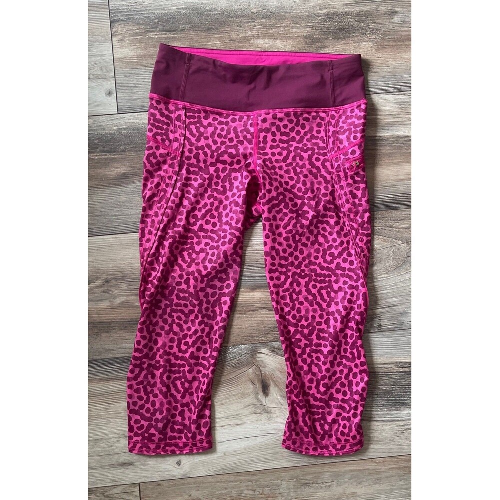 Lululemon Crop Legging Size 4 Pink Cheetah Print Athletic Running Yoga